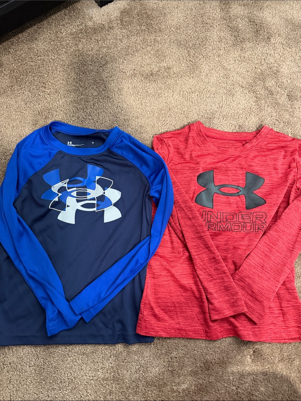 Under Armour Kids Long Sleeve Logo Tees set of 2. Size 5